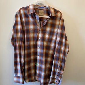 Tommy Bahama Lightweight 100% Cotton long sleeve button down in rich col…